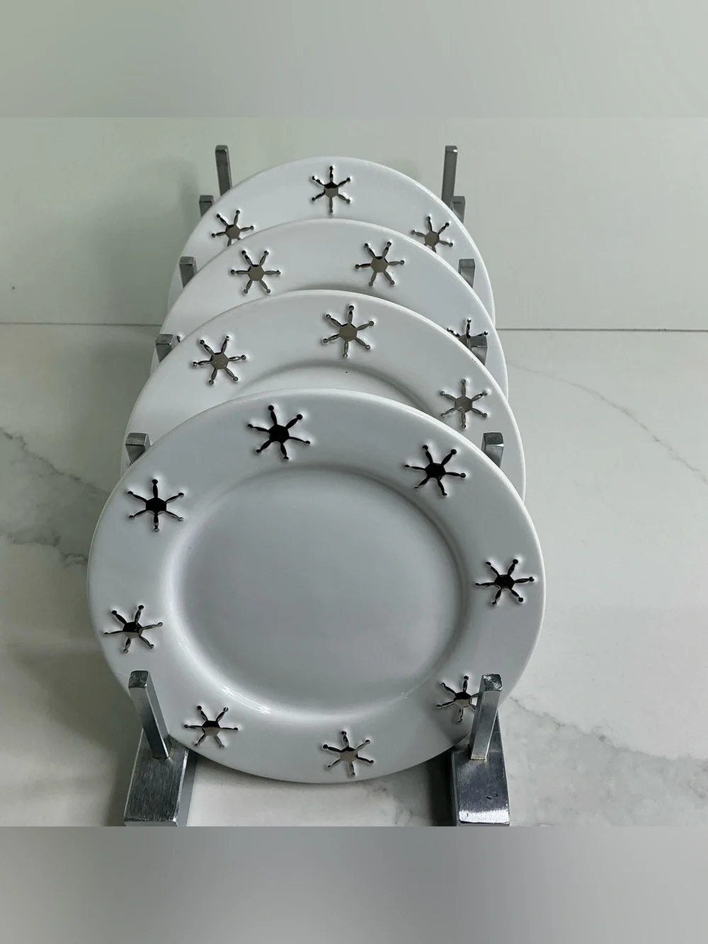 4 Snowflake Plate Set, Winter White & Chrome Mary Kay inc. Collectibles